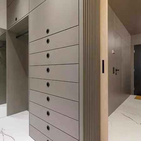 Lai 15a 2018 And 4018 Apartment *